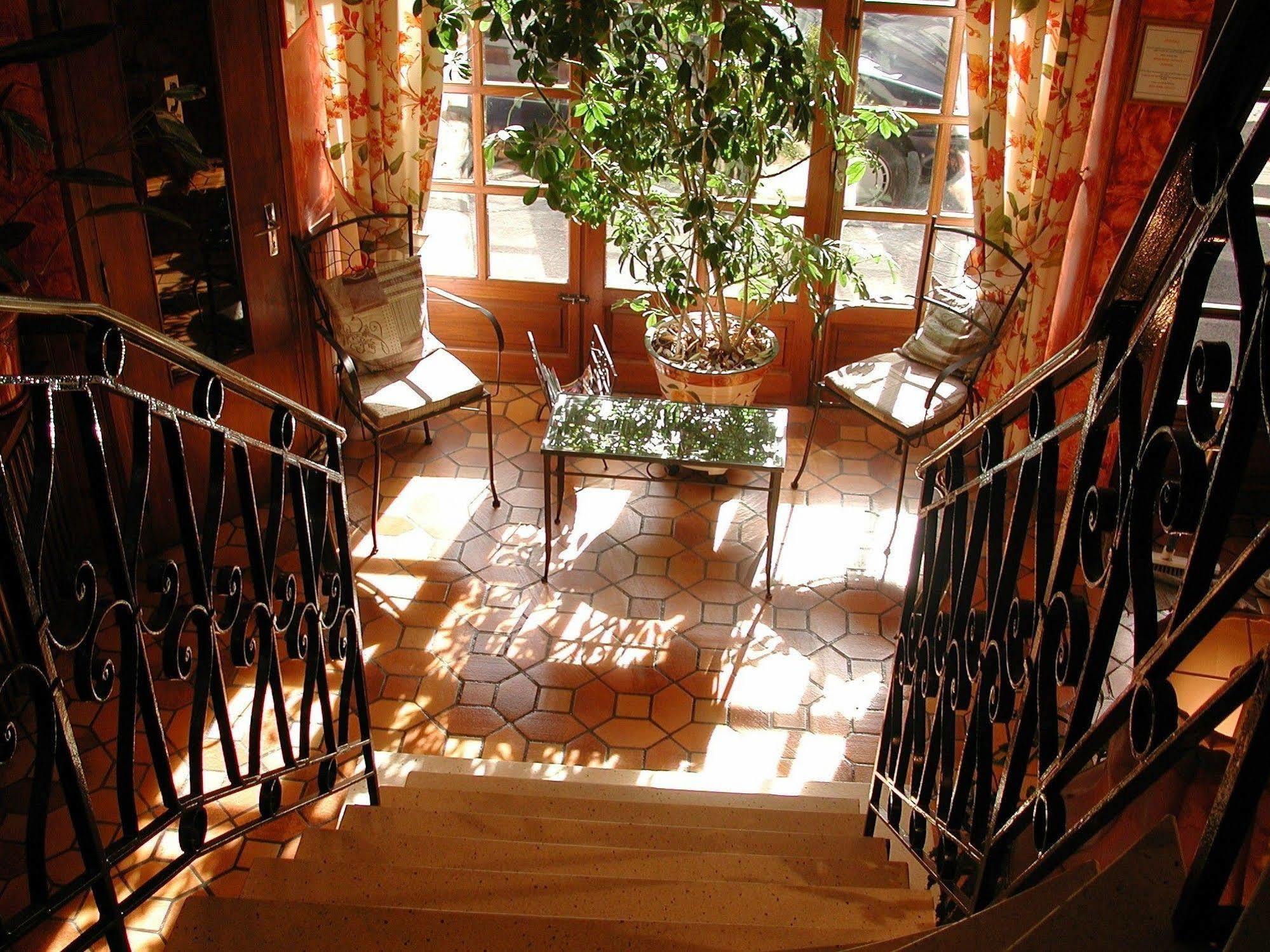 Hotel Restaurant Des Deux Vallees Entraygues-sur-Truyère Εξωτερικό φωτογραφία