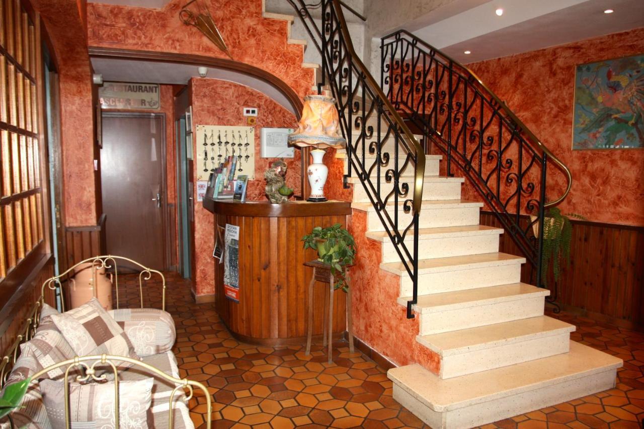 Hotel Restaurant Des Deux Vallees Entraygues-sur-Truyère Εξωτερικό φωτογραφία